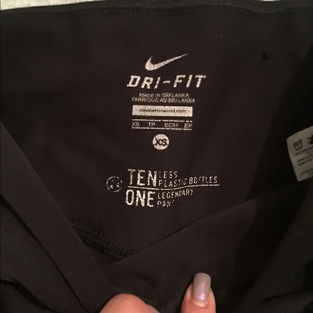 2 pairs of Drifit crop pants - Picture 2 of 2